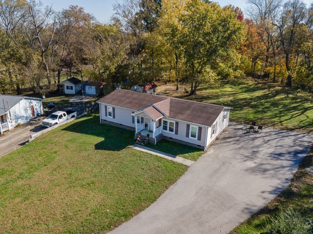 132 Amber Lynn Cir, Columbia, TN 38401