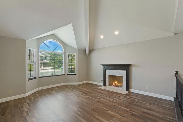230 River Oaks Dr, Lodi, CA 95240