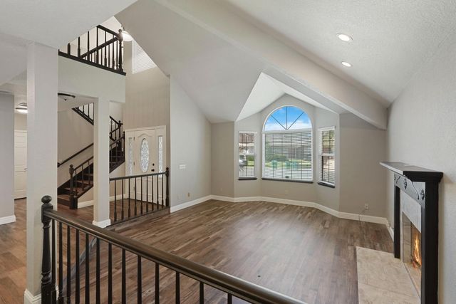 230 River Oaks Dr, Lodi, CA 95240