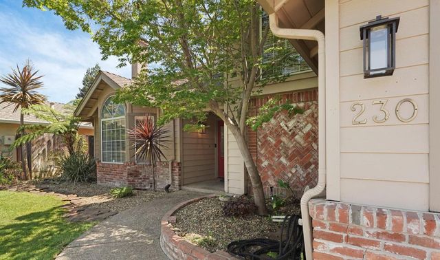 230 River Oaks Dr, Lodi, CA 95240