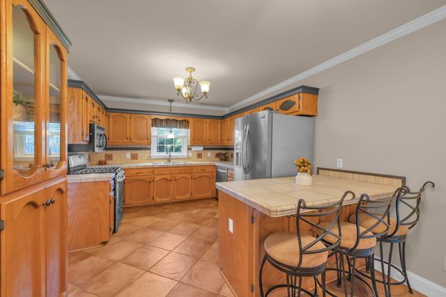 351 Jones Mill Rd, La Vergne, TN 37086