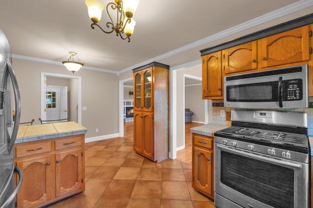 351 Jones Mill Rd, La Vergne, TN 37086