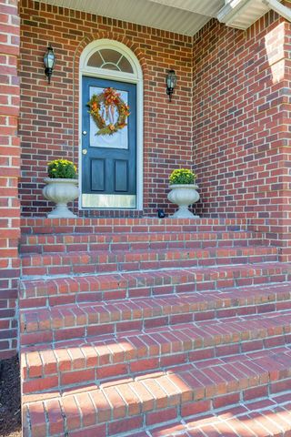 351 Jones Mill Rd, La Vergne, TN 37086