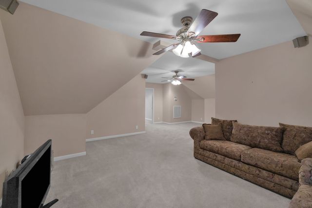 351 Jones Mill Rd, La Vergne, TN 37086