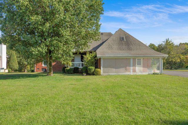 351 Jones Mill Rd, La Vergne, TN 37086