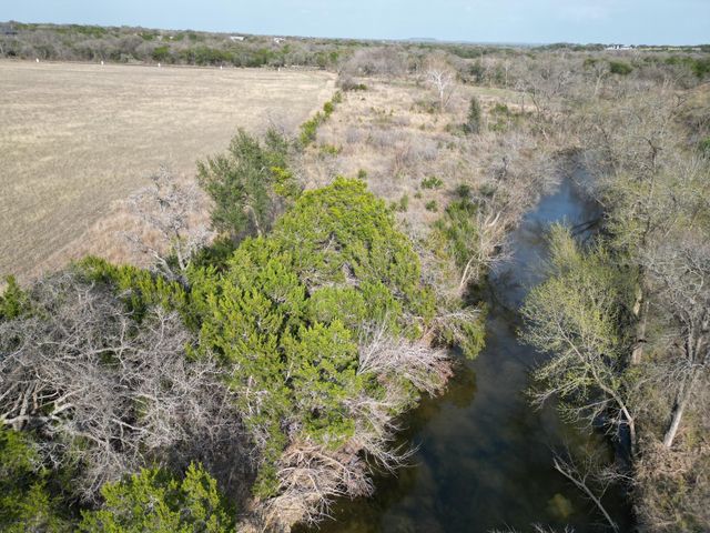 101 Scotty LN, Liberty Hill, TX 78642