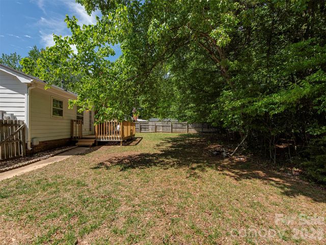 517 Fence Post Lane, Matthews, NC 28105