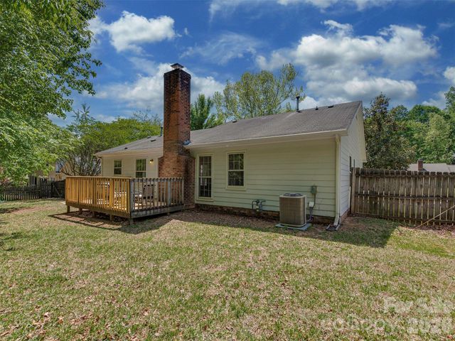 517 Fence Post Lane, Matthews, NC 28105