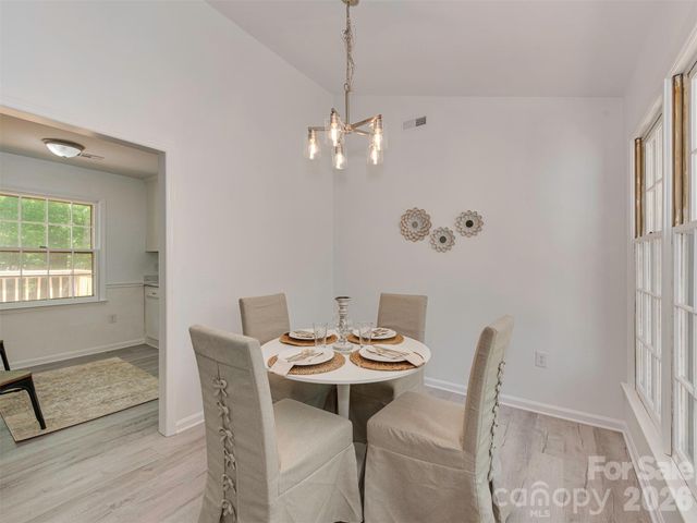 517 Fence Post Lane, Matthews, NC 28105