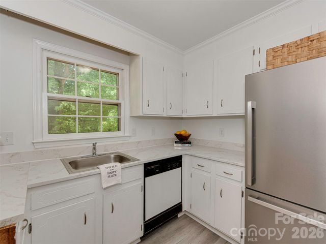 517 Fence Post Lane, Matthews, NC 28105