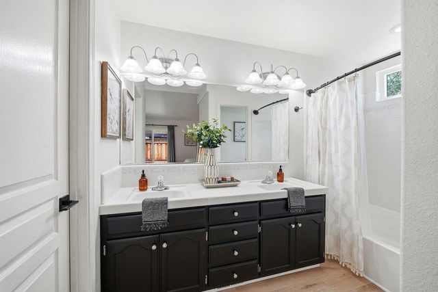 2140 Calistoga Drive, Hollister, CA 95023