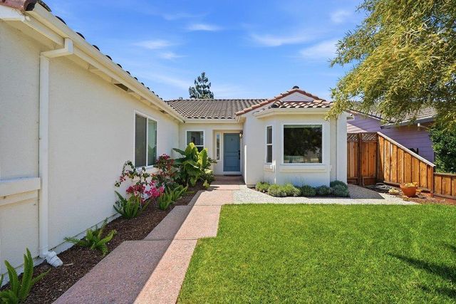 2140 Calistoga Drive, Hollister, CA 95023
