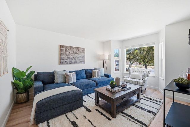 2140 Calistoga Drive, Hollister, CA 95023