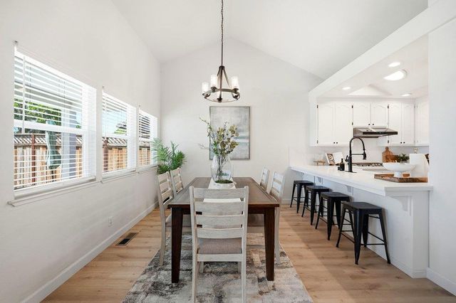 2140 Calistoga Drive, Hollister, CA 95023