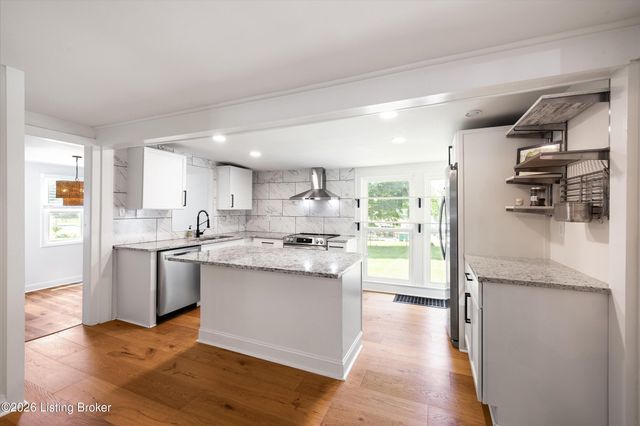 6306 S Watterson Trail, Louisville, KY 40291