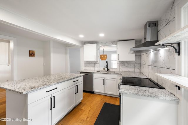 6306 S Watterson Trail, Louisville, KY 40291