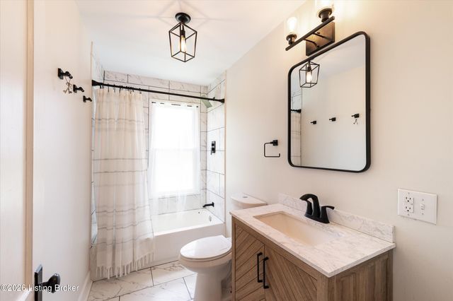6306 S Watterson Trail, Louisville, KY 40291