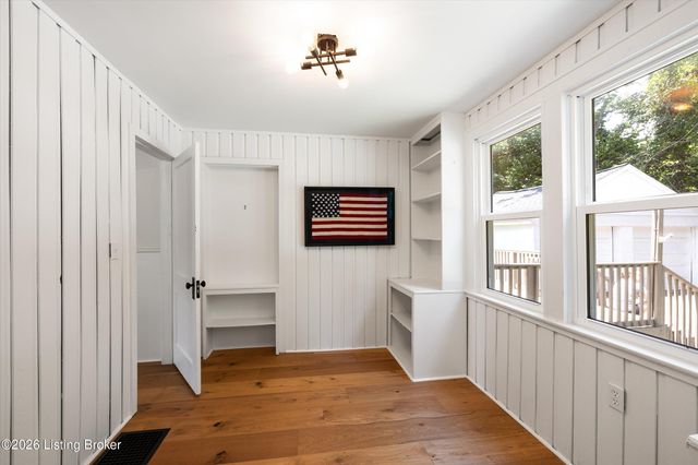 6306 S Watterson Trail, Louisville, KY 40291