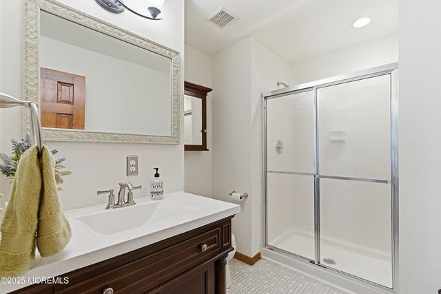 109 Foxhollow Drive, Lanoka Harbor, NJ 08734