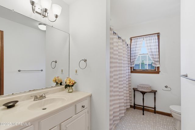 109 Foxhollow Drive, Lanoka Harbor, NJ 08734