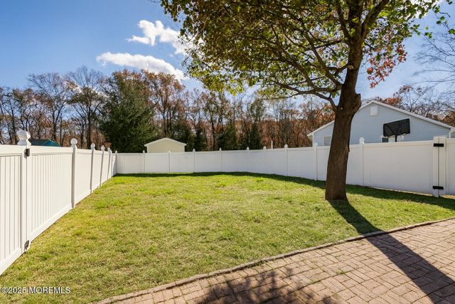 109 Foxhollow Drive, Lanoka Harbor, NJ 08734