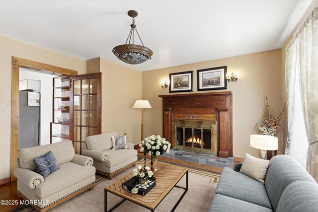109 Foxhollow Drive, Lanoka Harbor, NJ 08734
