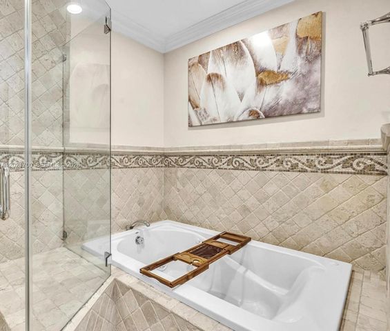900 Diplomat Pkwy, Hallandale Beach, FL 33009