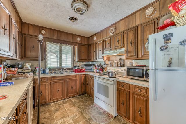 756 Highway 75, Blountville, TN 37617