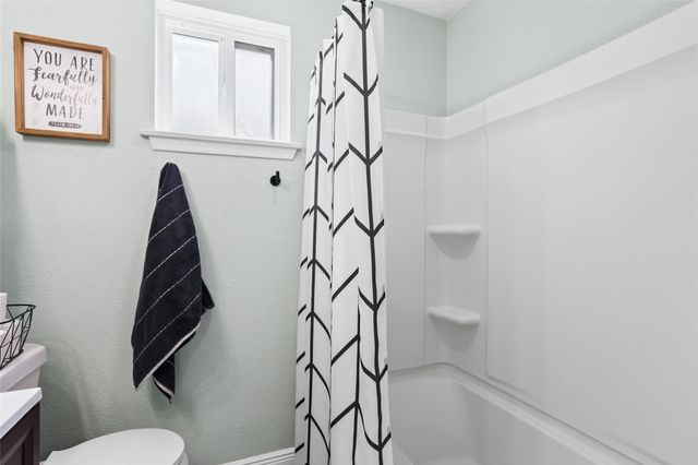 16806 David Glen Dr Drive, Friendswood, TX 77546