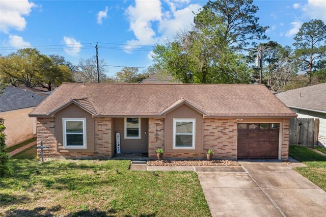 16806 David Glen Dr Drive, Friendswood, TX 77546