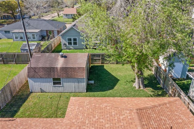 16806 David Glen Dr Drive, Friendswood, TX 77546