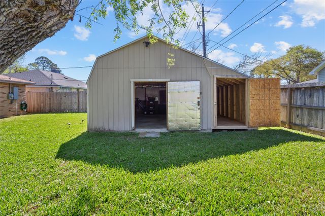 16806 David Glen Dr Drive, Friendswood, TX 77546