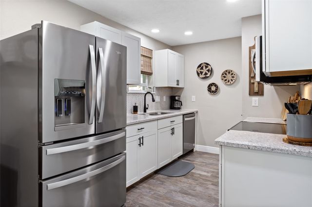 16806 David Glen Dr Drive, Friendswood, TX 77546