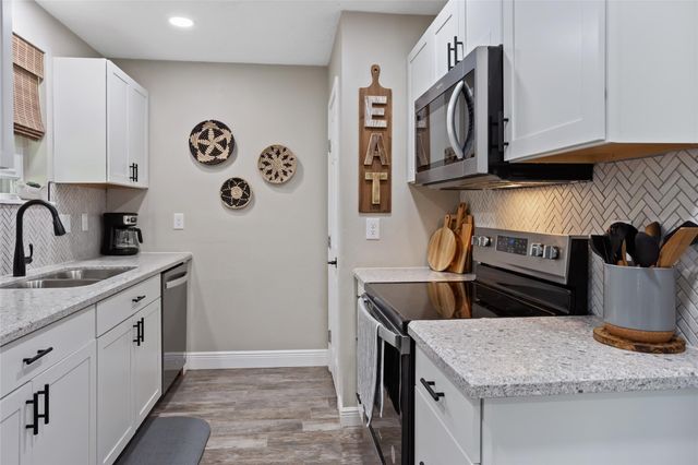 16806 David Glen Dr Drive, Friendswood, TX 77546