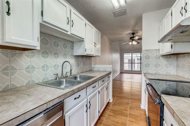 2917 Tanglewood Drive, Lancaster, TX 75134