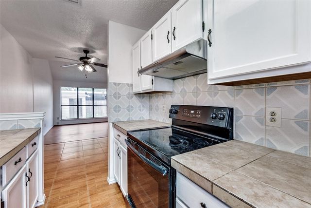 2917 Tanglewood Drive, Lancaster, TX 75134