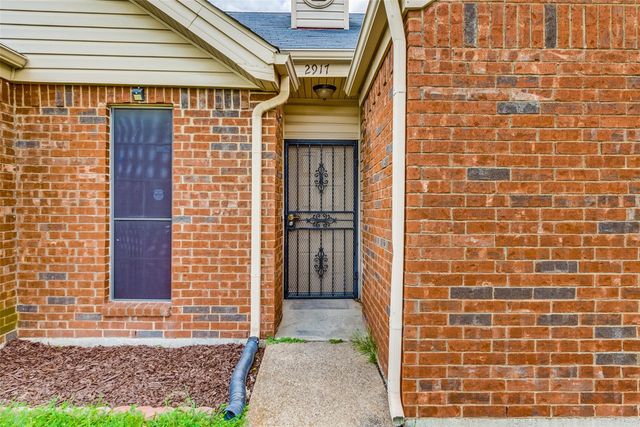 2917 Tanglewood Drive, Lancaster, TX 75134