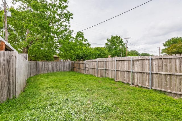 2917 Tanglewood Drive, Lancaster, TX 75134