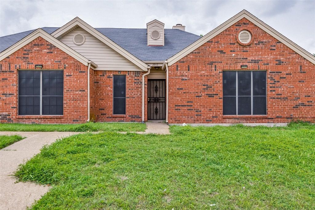 2917 Tanglewood Drive, Lancaster, TX 75134