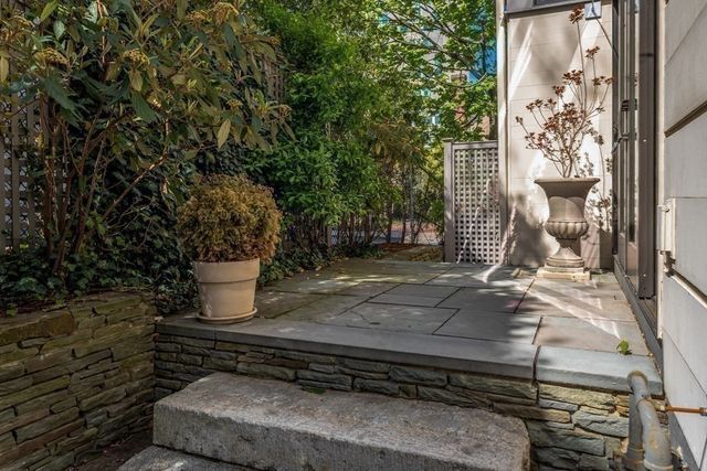 140 Banks St 140, Cambridge, MA 02138