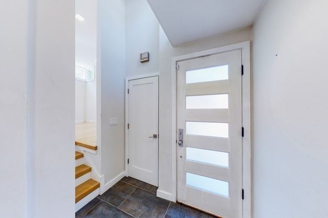 140 Banks St 140, Cambridge, MA 02138