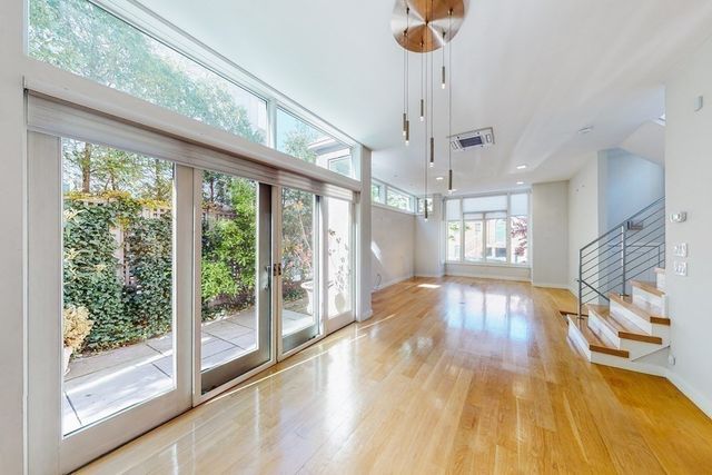 140 Banks St 140, Cambridge, MA 02138