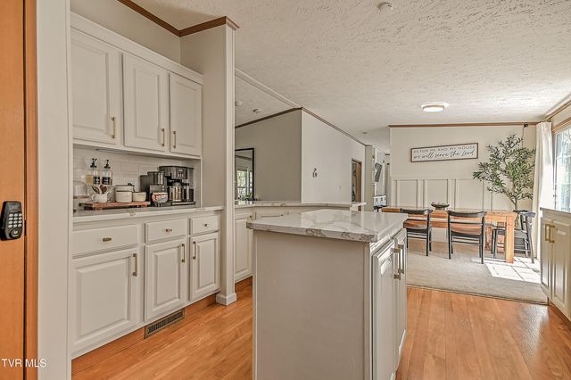 800 Chadwell Road, Kingsport, TN 37660