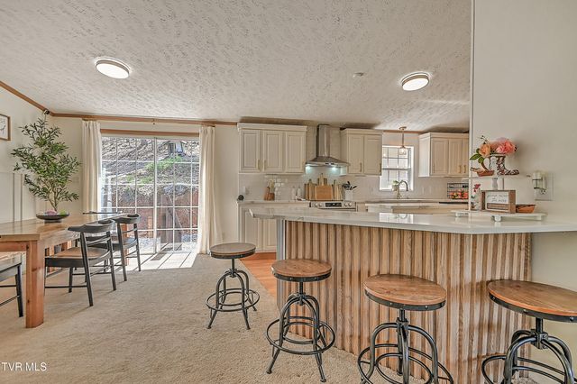 800 Chadwell Road, Kingsport, TN 37660