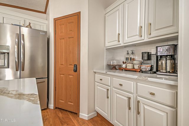 800 Chadwell Road, Kingsport, TN 37660