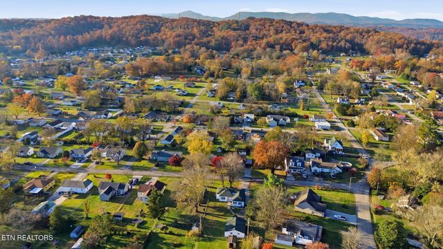 311 Alabama Ave, Clinton, TN 37716