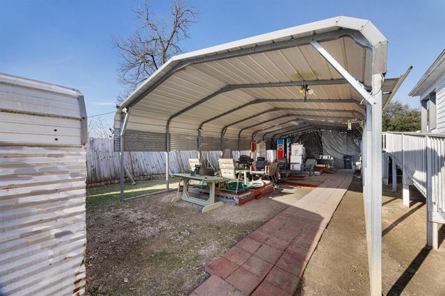 7018 N Martin Luther King Avenue, Hitchcock, TX 77563