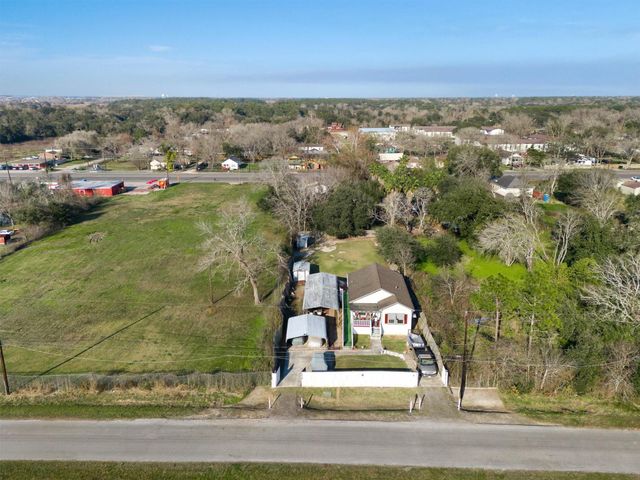 7018 N Martin Luther King Avenue, Hitchcock, TX 77563