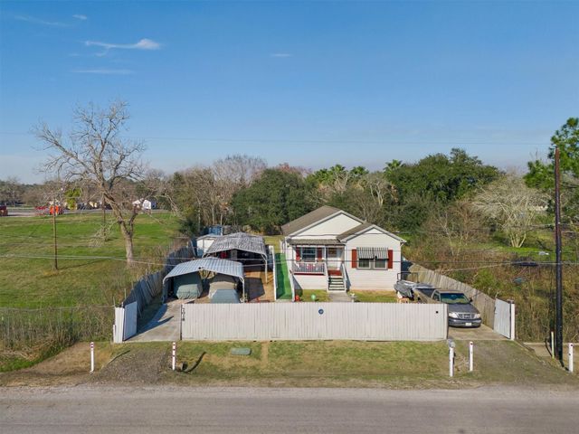 7018 N Martin Luther King Avenue, Hitchcock, TX 77563