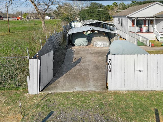 7018 N Martin Luther King Avenue, Hitchcock, TX 77563